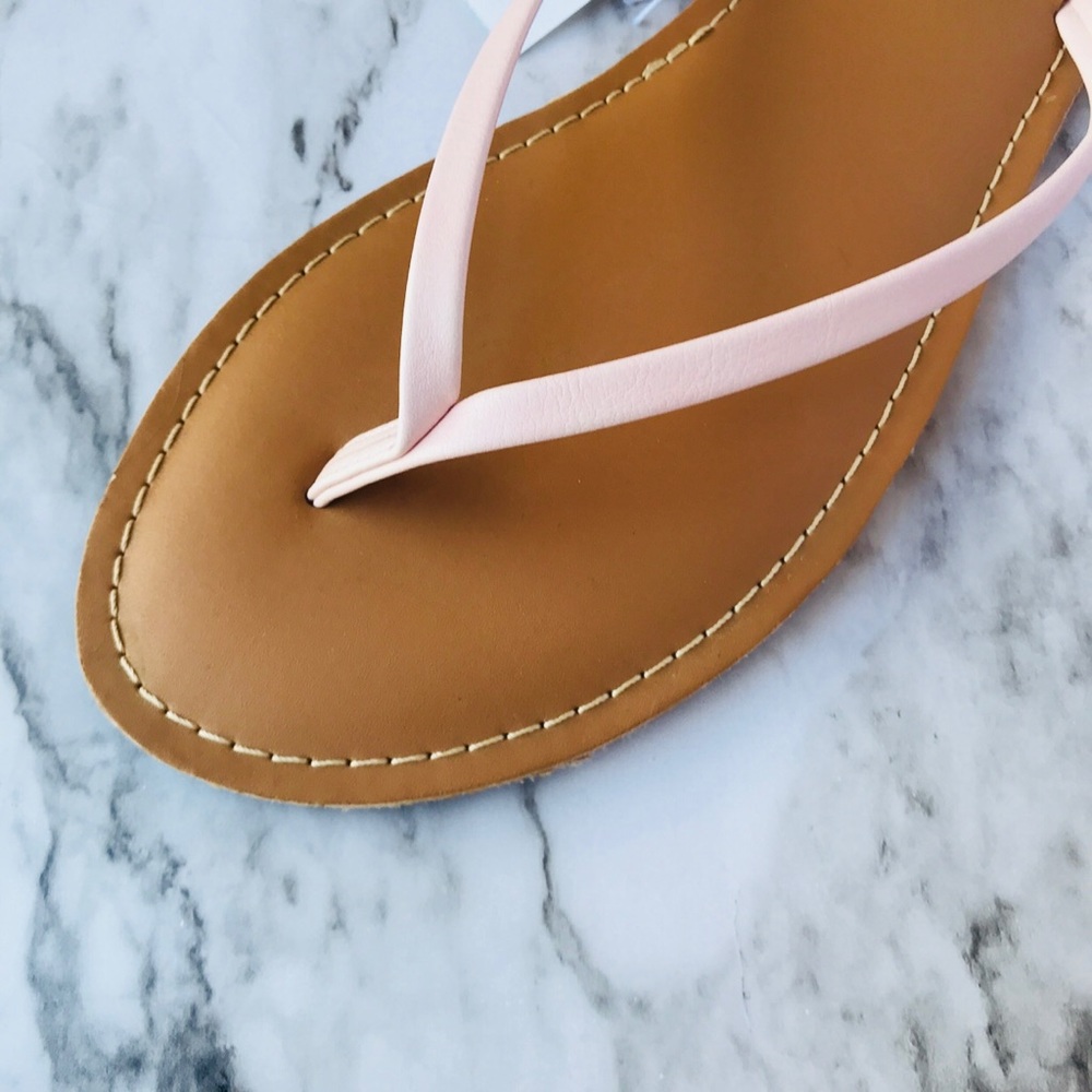 Light pink faux leather flip flops size 8 - Picture 4 of 6